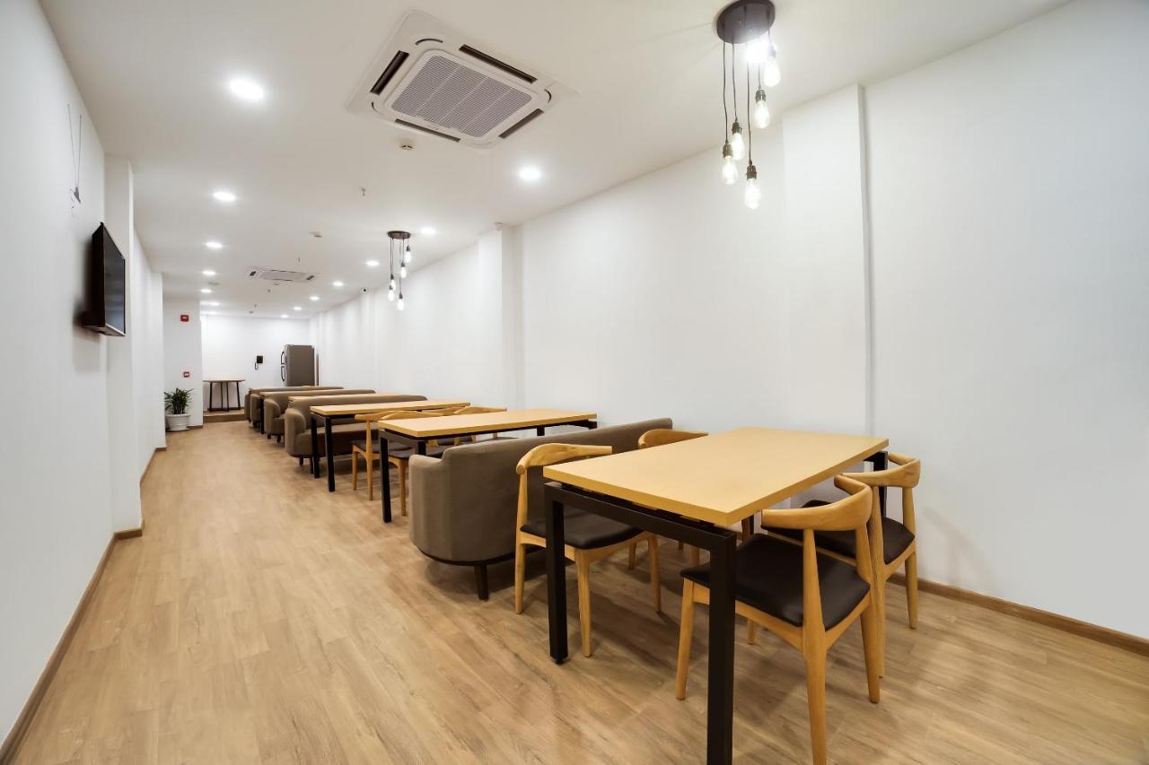 Oyo Townhouse 019 Anand Vihar Hotel New Delhi Exterior foto