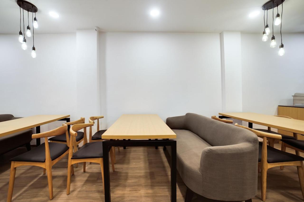 Oyo Townhouse 019 Anand Vihar Hotel New Delhi Exterior foto