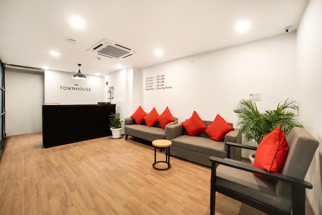 Oyo Townhouse 019 Anand Vihar Hotel New Delhi Exterior foto